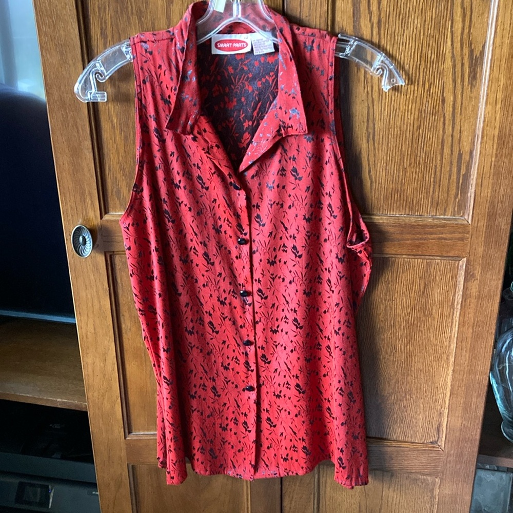 Vintage Women's Red Sleeveless Top